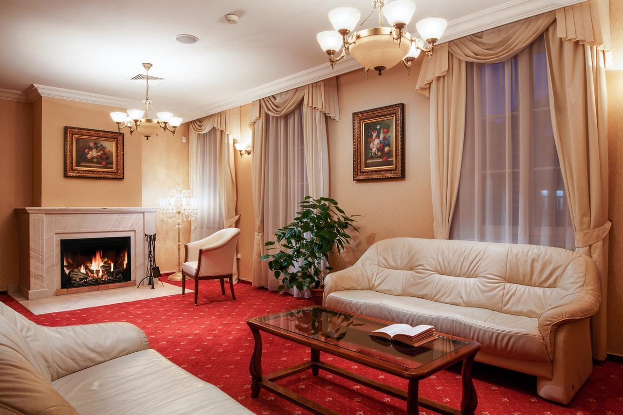 Lazensky Hotel Moskevsky Dvur كارلوفي فاري المظهر الخارجي الصورة