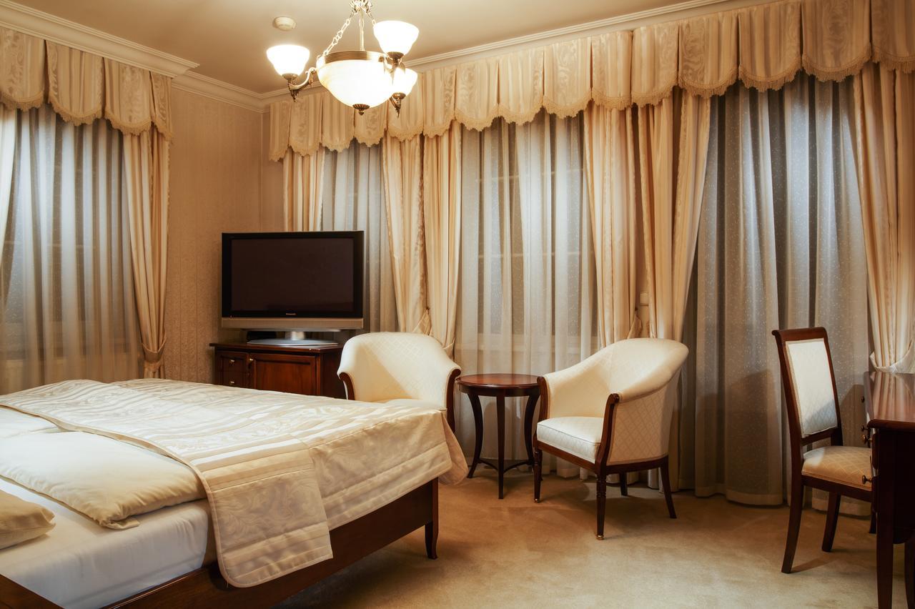 Lazensky Hotel Moskevsky Dvur كارلوفي فاري المظهر الخارجي الصورة