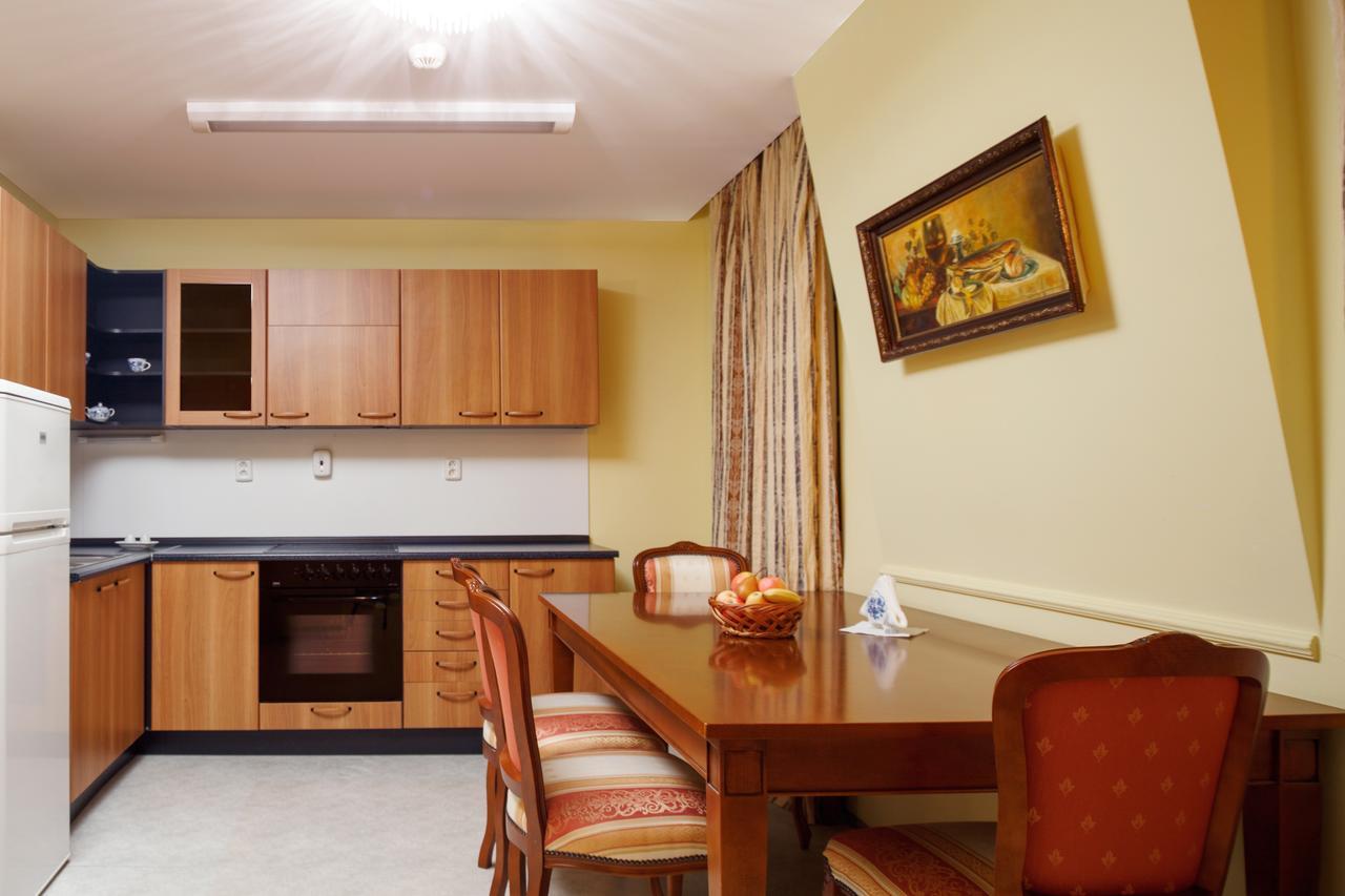 Lazensky Hotel Moskevsky Dvur كارلوفي فاري المظهر الخارجي الصورة