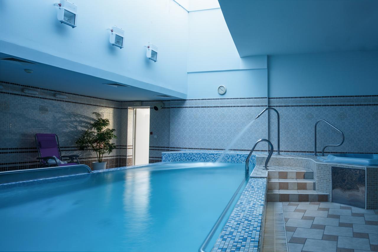 Lazensky Hotel Moskevsky Dvur كارلوفي فاري المظهر الخارجي الصورة