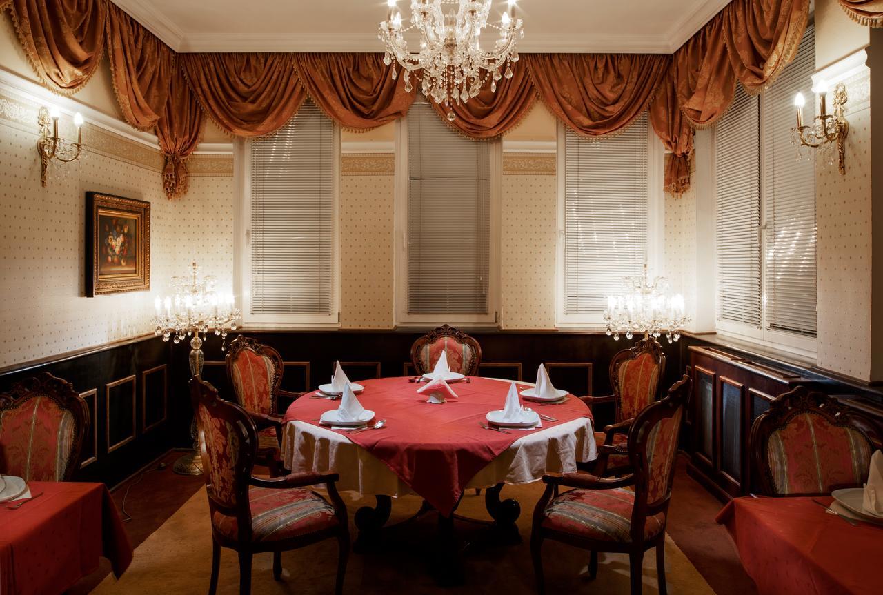 Lazensky Hotel Moskevsky Dvur كارلوفي فاري المظهر الخارجي الصورة