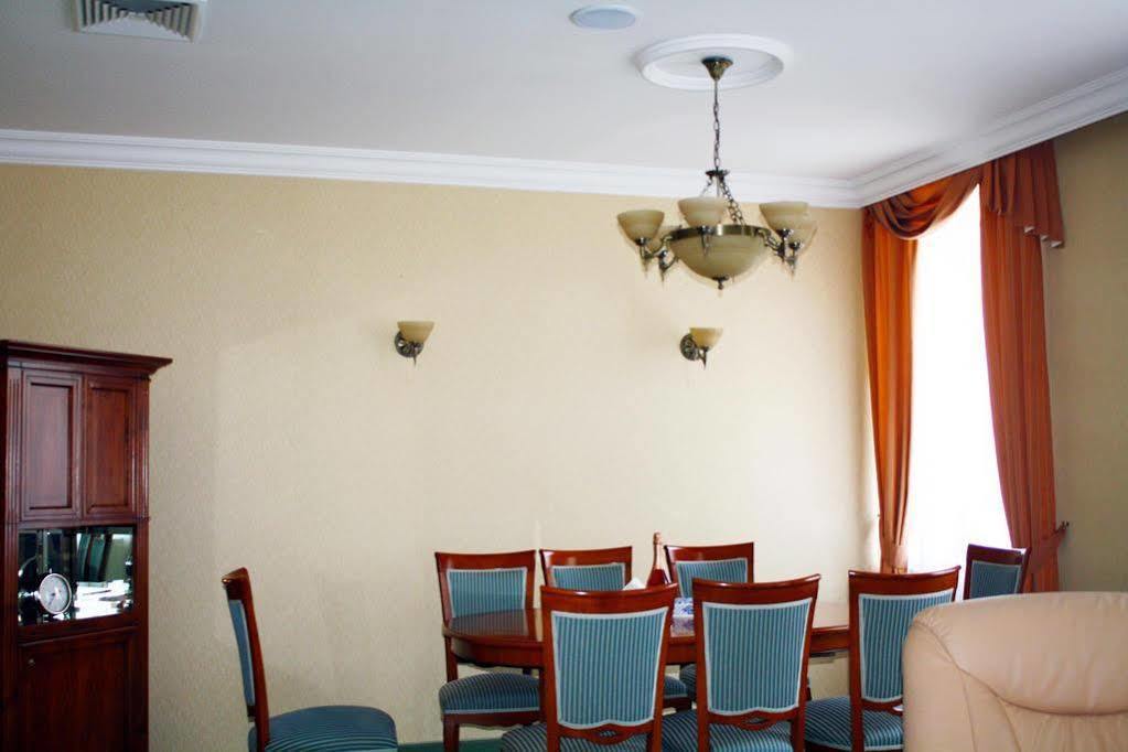 Lazensky Hotel Moskevsky Dvur كارلوفي فاري المظهر الخارجي الصورة