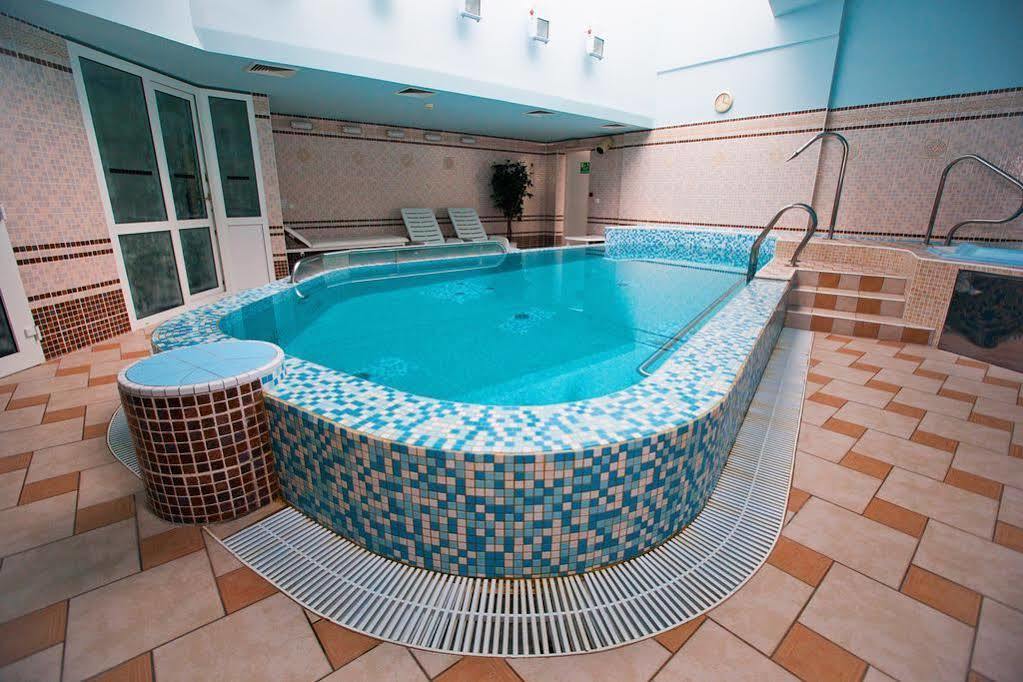 Lazensky Hotel Moskevsky Dvur كارلوفي فاري المظهر الخارجي الصورة