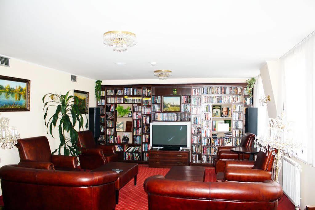 Lazensky Hotel Moskevsky Dvur كارلوفي فاري المظهر الخارجي الصورة
